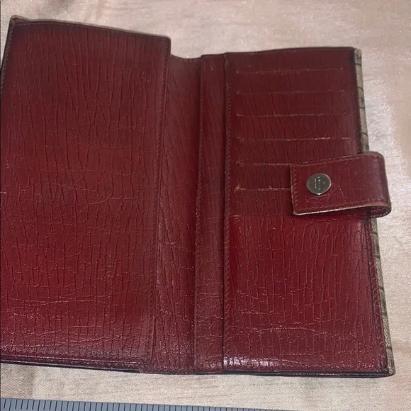 Gucci Tan coated canvas wallet  Signature Monogram Great condition authentic - Picture 9 of 15